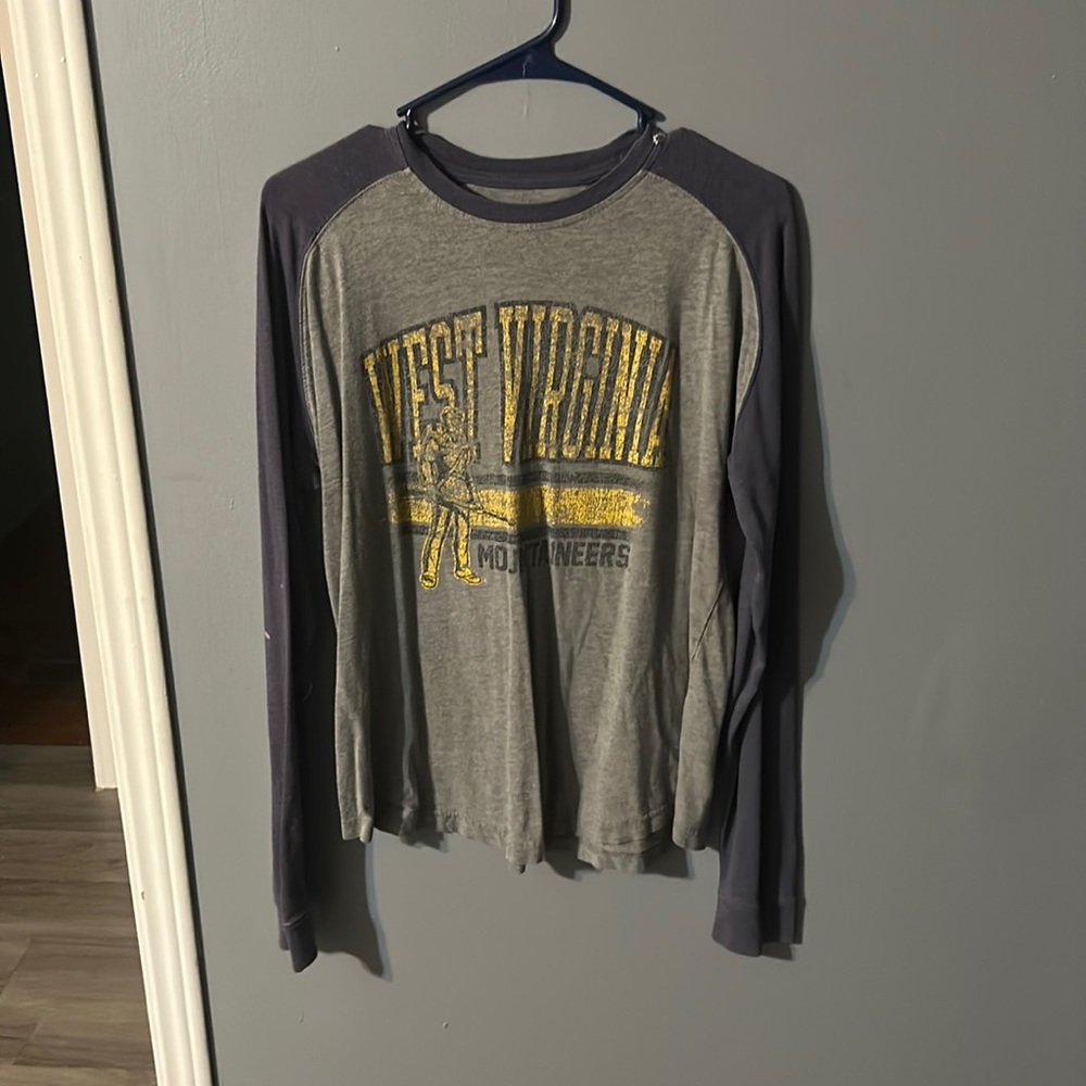 west virginia long sleeved t-shirt size m